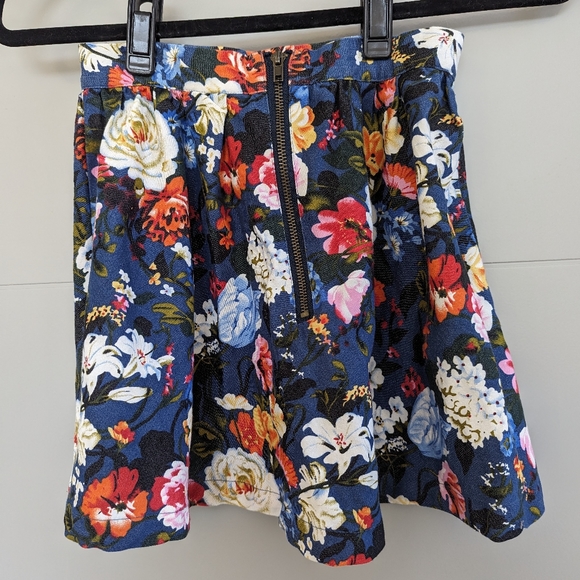 BNWOT CRUSH Floral Skirt with Zipper - Picture 2 of 6